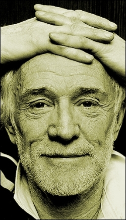 PHOTO OF ACTOR RICHARD HARRIS